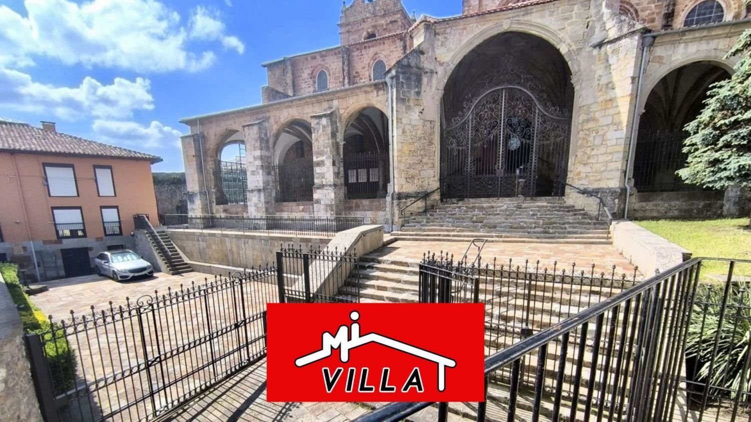 100m² Commercial property in Laredo, Spain No. 223154