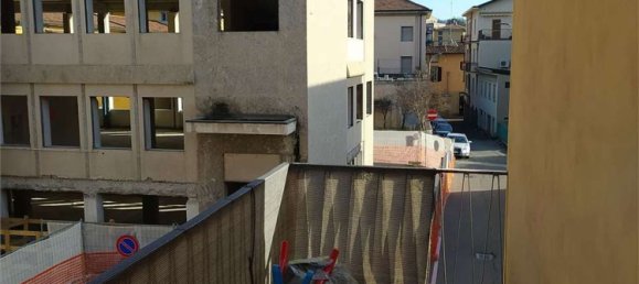 3 rooms Apartment in Ponte San Pietro, Italy No. 6714 11