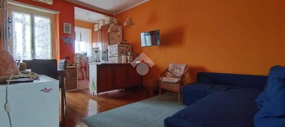 2 bedrooms Apartment in Turin, Italy No. 304249 2