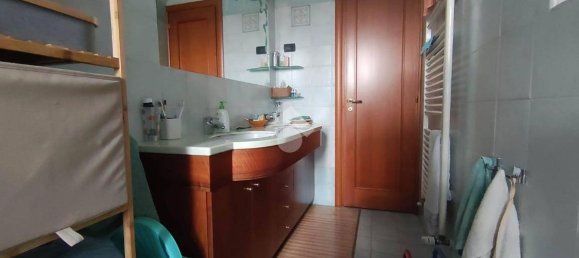 2 bedrooms Apartment in Turin, Italy No. 304249 10