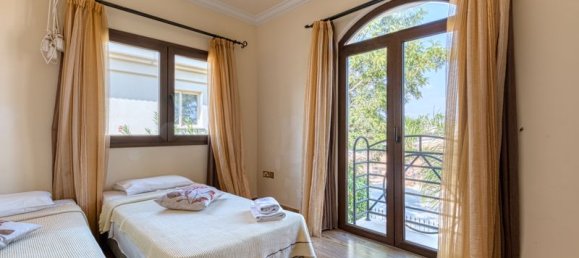 4 bedrooms Villa in Paralimni, Cyprus No. 17856 18