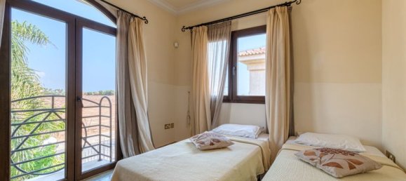 4 bedrooms Villa in Paralimni, Cyprus No. 17856 21