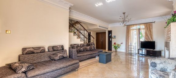 4 bedrooms Villa in Paralimni, Cyprus No. 17856 7