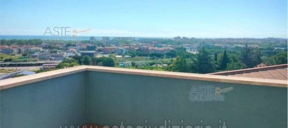 2 bedrooms Apartment in Città Sant'Angelo, Italy No. 269591 12