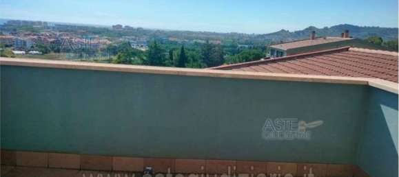 2 bedrooms Apartment in Città Sant'Angelo, Italy No. 269591 8