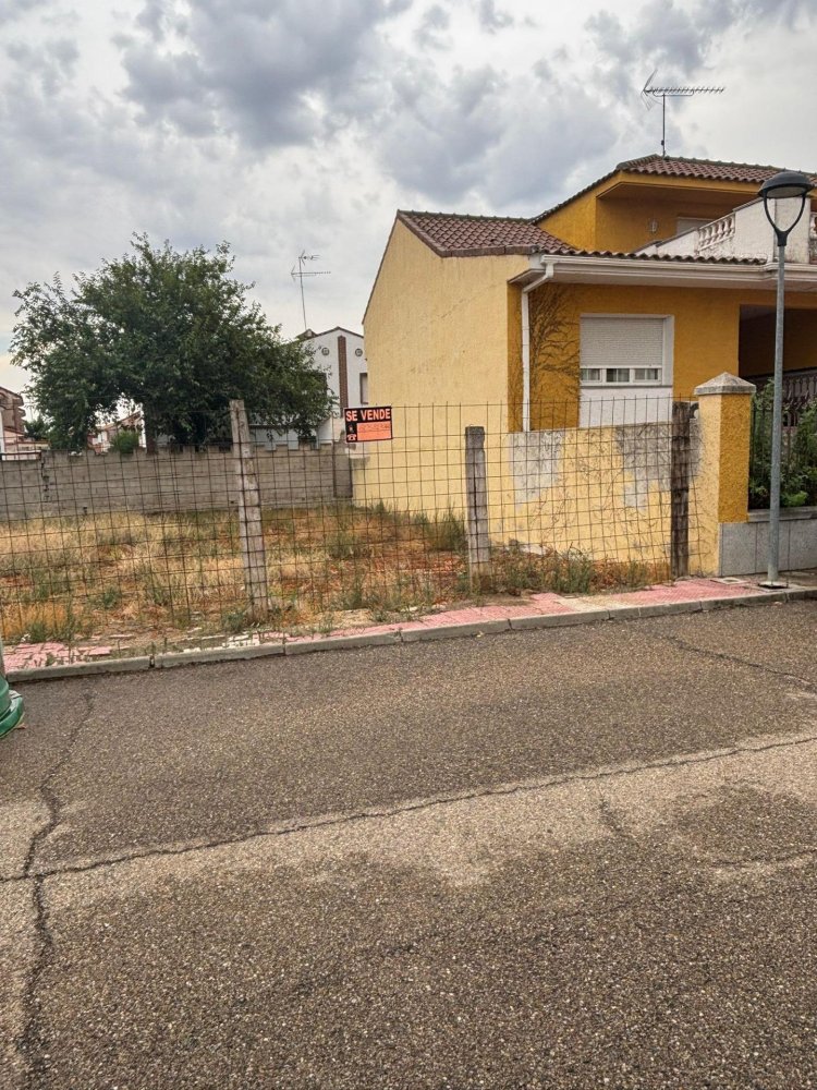 305m² Land in Toledo, Spain No. 188582