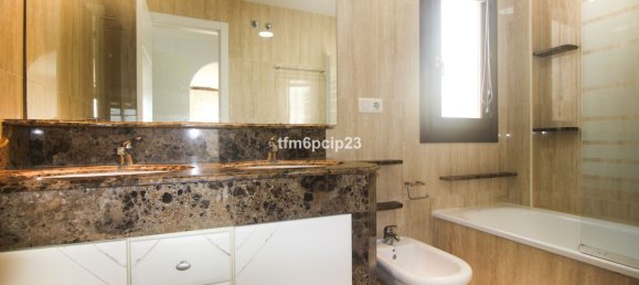 5 Schlafzimmer Stadthaus in La Duquesa, Spain, Nr. 142075 35