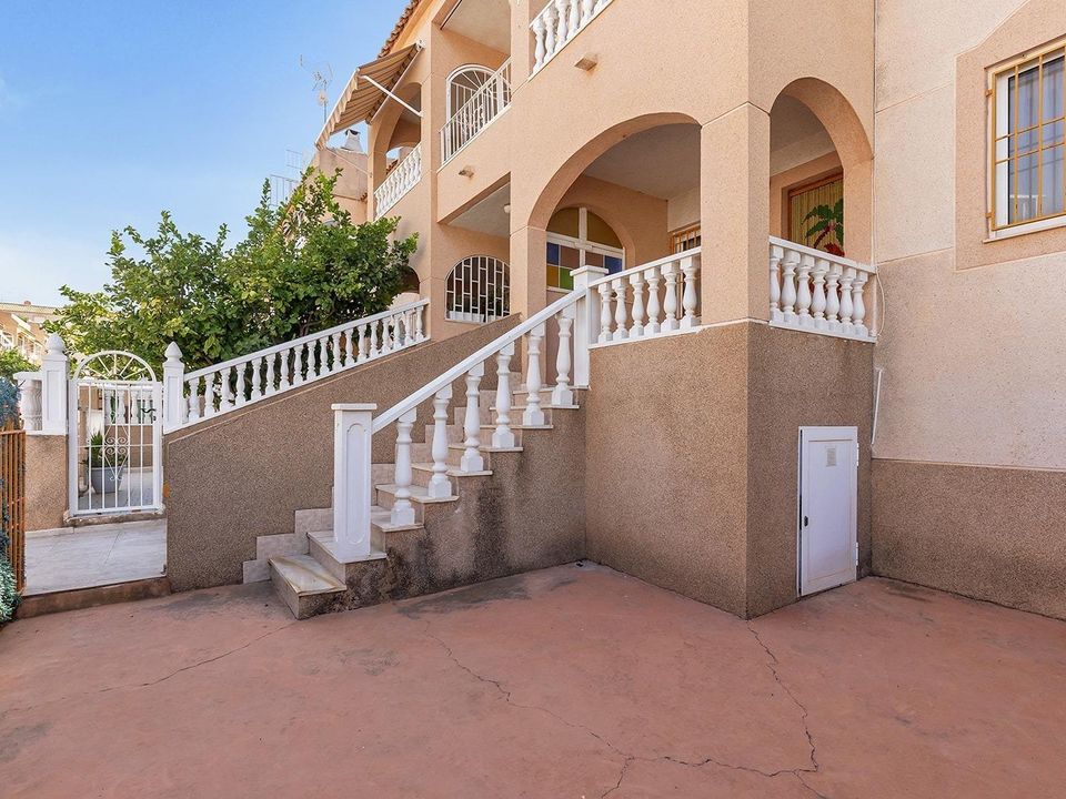 2 bedrooms Bungalow in Torrevieja, Spain No. 246416