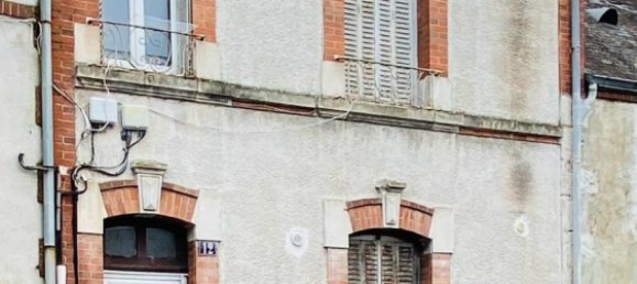 2 chambres Bâtiment à Gien, France No. 84764 2