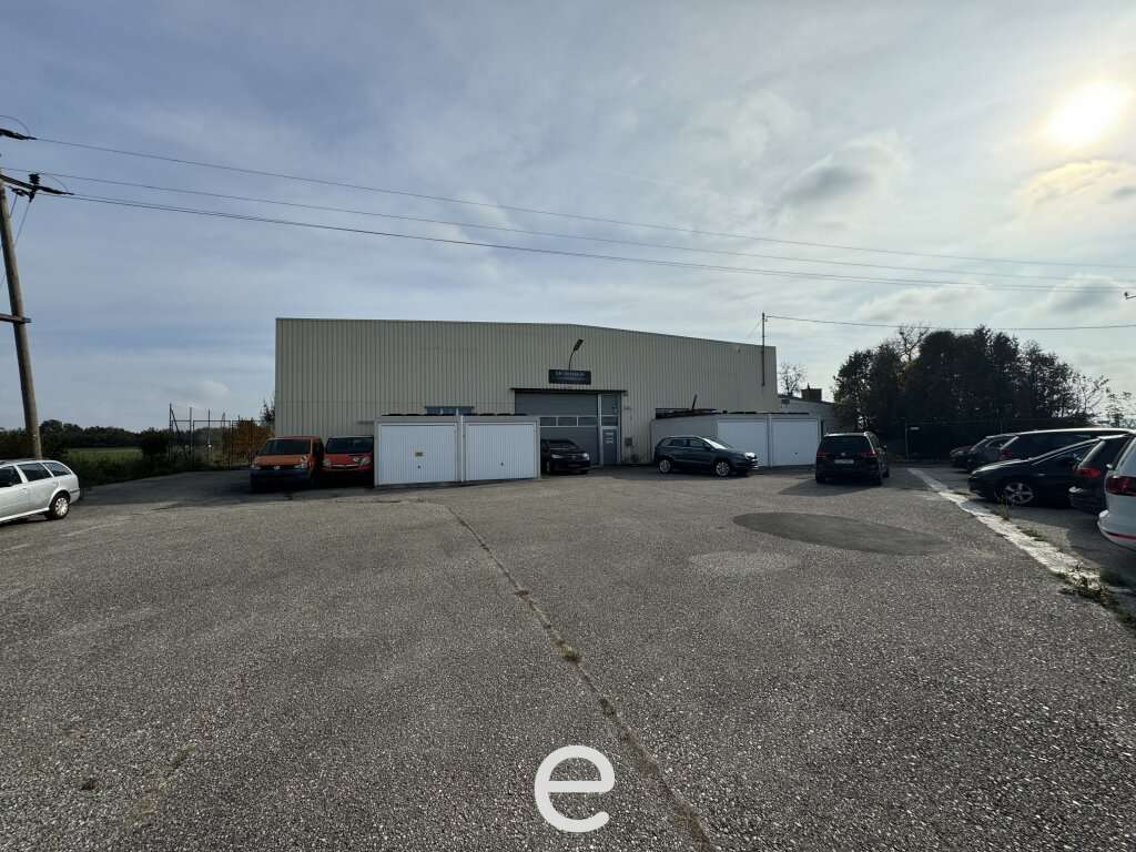744m² Warehouse in Pasching, Austria No. 119339