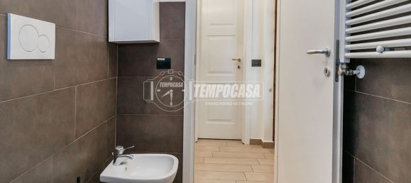 2 bedrooms Apartment in Milan, Italy No. 360757 18