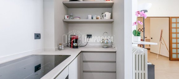 2 bedrooms Apartment in Milan, Italy No. 360757 11