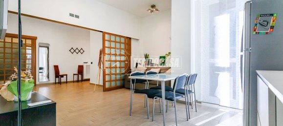 2 bedrooms Apartment in Milan, Italy No. 360757 4