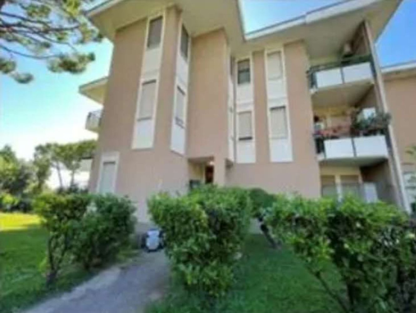3-salle Appartement à Padenghe sul Garda, Italy No. 277516