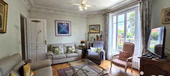 Casa de 3 dormitorios en Villemomble, France No. 311796 3