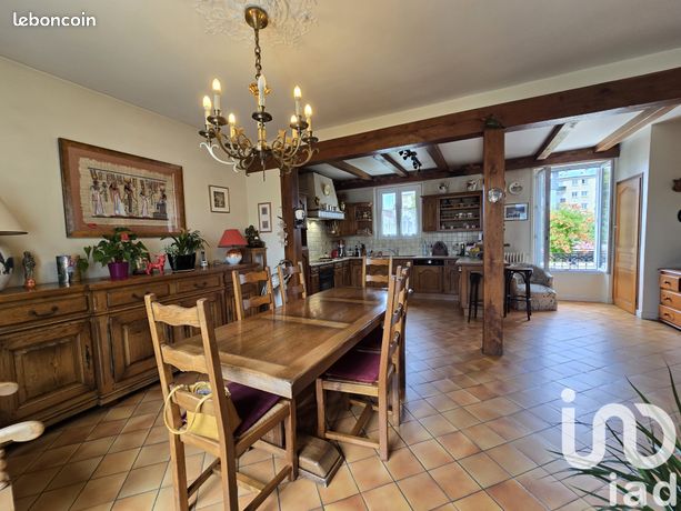 Casa de 3 dormitorios en Villemomble, France No. 311796