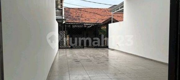 4 bedrooms House in Jakarta, Indonesia No. 1474 26