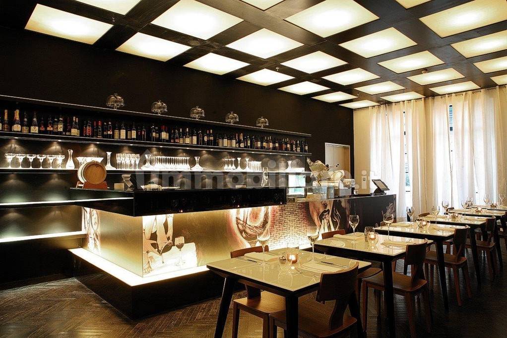 4 rooms Commercial property in Capannori, Italy No. 102002