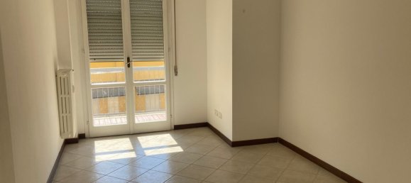 Квартира с 4 комнатами в Пезаро, Италия № 128455 21