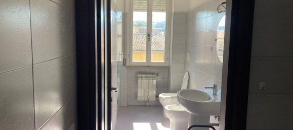 Квартира с 4 комнатами в Пезаро, Италия № 128455 22