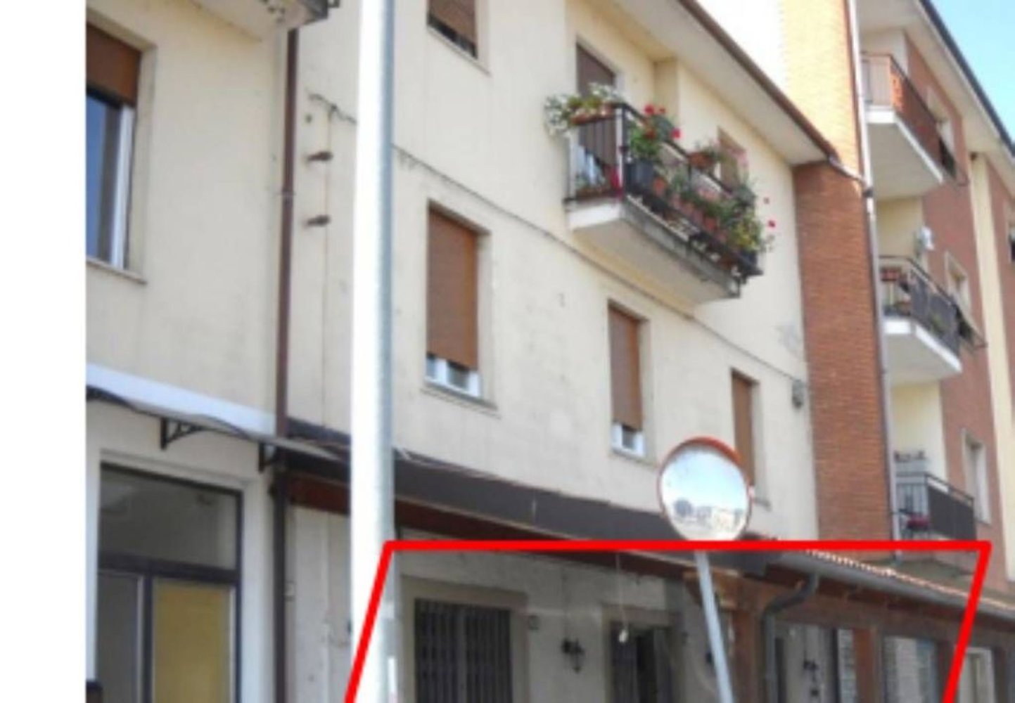 150m² Commercial property in Bistagno, Italy No. 214101