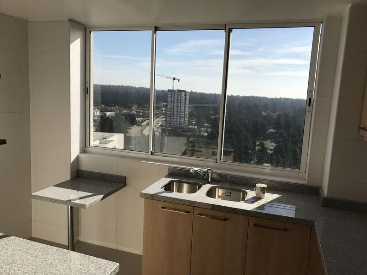 Apartamento de 3 dormitorios en Valparaíso, Chile No. 2034