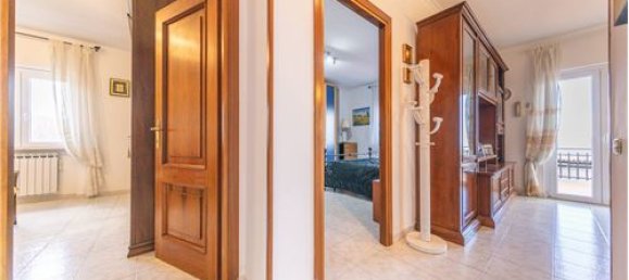 3 Schlafzimmer Villa in Velletri, Italy, Nr. 294251 18