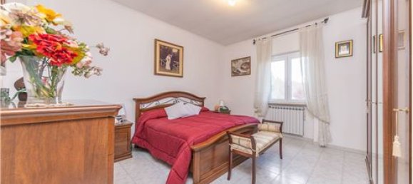 3 Schlafzimmer Villa in Velletri, Italy, Nr. 294251 2