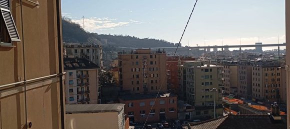 Квартира с 2 комнатами в Генуя, Италия № 236741 4