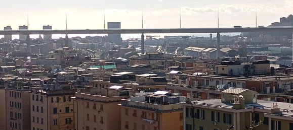 Квартира с 2 комнатами в Генуя, Италия № 236741 18