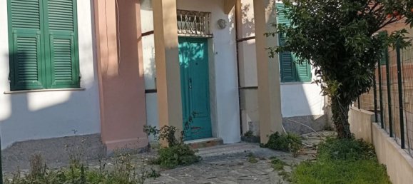 Квартира с 2 комнатами в Генуя, Италия № 236741 13