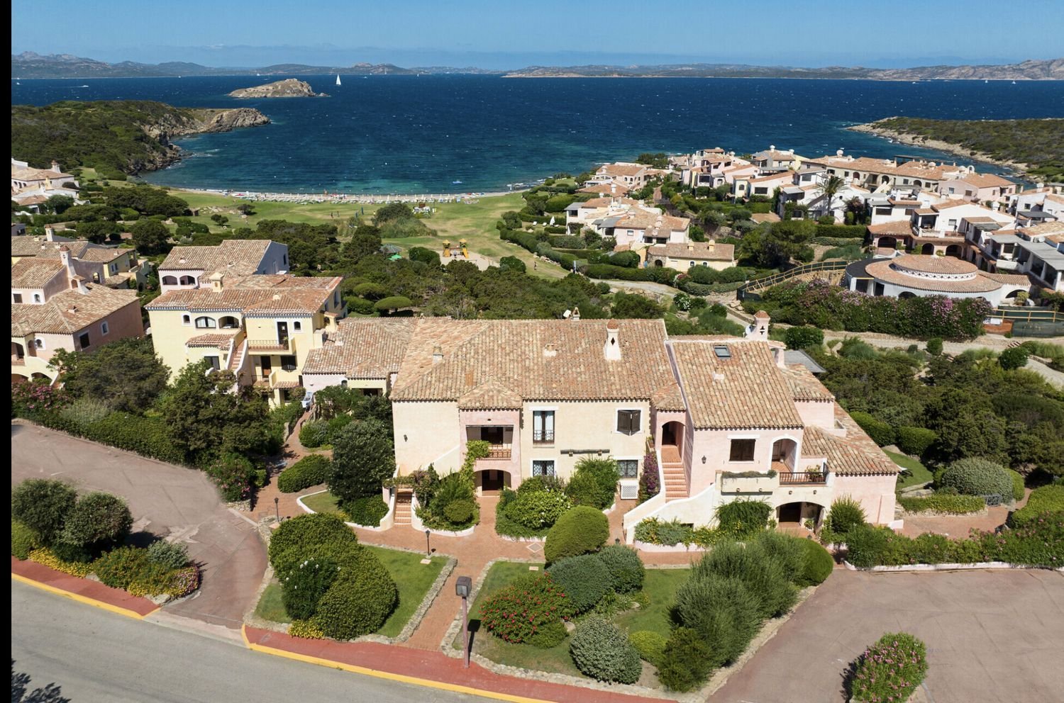 2 bedrooms Apartment in Arzachena, Italy No. 334429