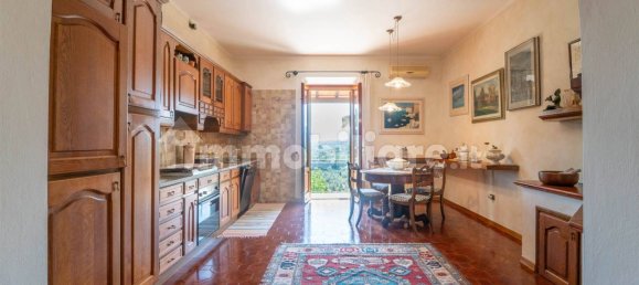 Вилла с 8 спальнями в Кьянни, Италия № 62368 9