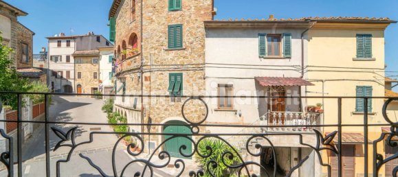 Вилла с 8 спальнями в Кьянни, Италия № 62368 16