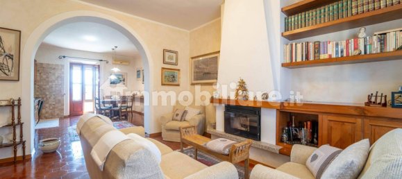 Вилла с 8 спальнями в Кьянни, Италия № 62368 8