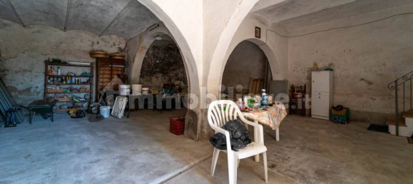 Вилла с 8 спальнями в Кьянни, Италия № 62368 19