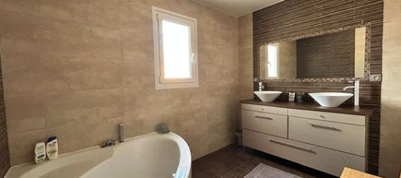 3 bedrooms House in Carcassonne, France No. 310158 12