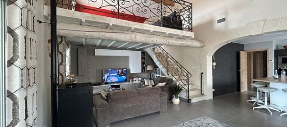 3 bedrooms House in Carcassonne, France No. 310158 2