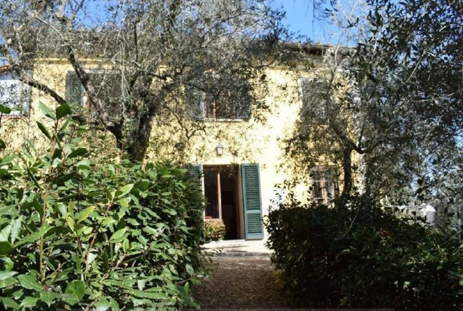 10 rooms House in Florence, Italy No. 48075