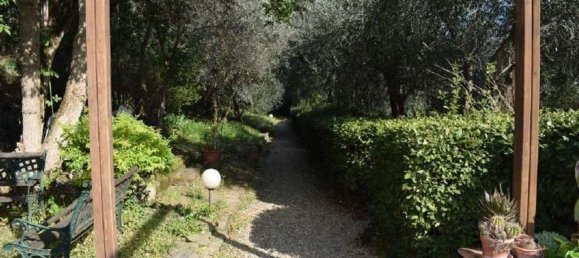 10 rooms House in Florence, Italy No. 48075 11