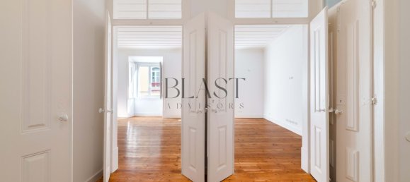 3 bedrooms Apartment in Lisbon, Portugal No. 136517 2