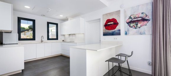 4 Schlafzimmer Villa in Estepona, Spain, Nr. 119682 12