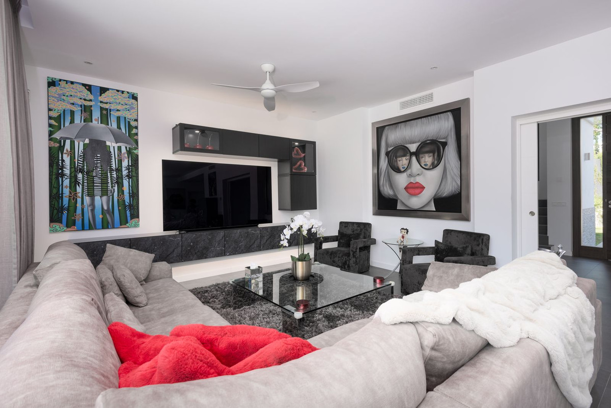 4 Schlafzimmer Villa in Estepona, Spain, Nr. 119682