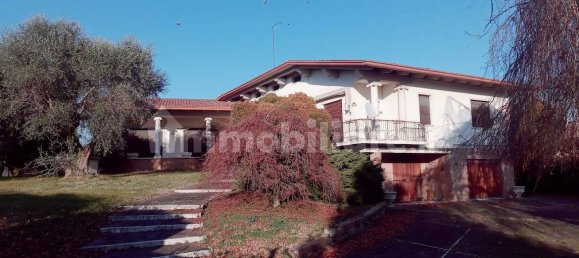 7 bedrooms Villa in Vicenza, Italy No. 89920 3