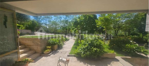 3 bedrooms House in Urbino, Italy No. 347717 5