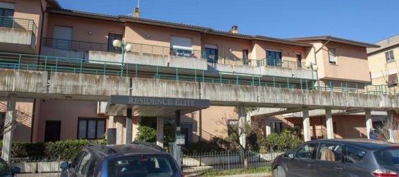 3 rooms Apartment in Città della Pieve, Italy No. 154936 10