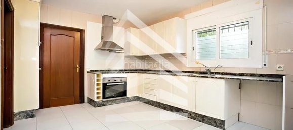 5 bedrooms House in Sant Vicenc De Montalt, Spain No. 77620 4