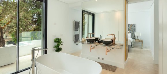 5 bedrooms Villa in Marbella Golden Mile, Spain No. 4710 24