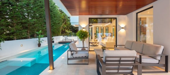 5 bedrooms Villa in Marbella Golden Mile, Spain No. 4710 5