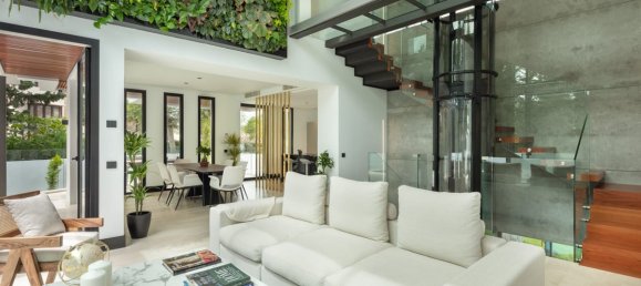 5 bedrooms Villa in Marbella Golden Mile, Spain No. 4710 9